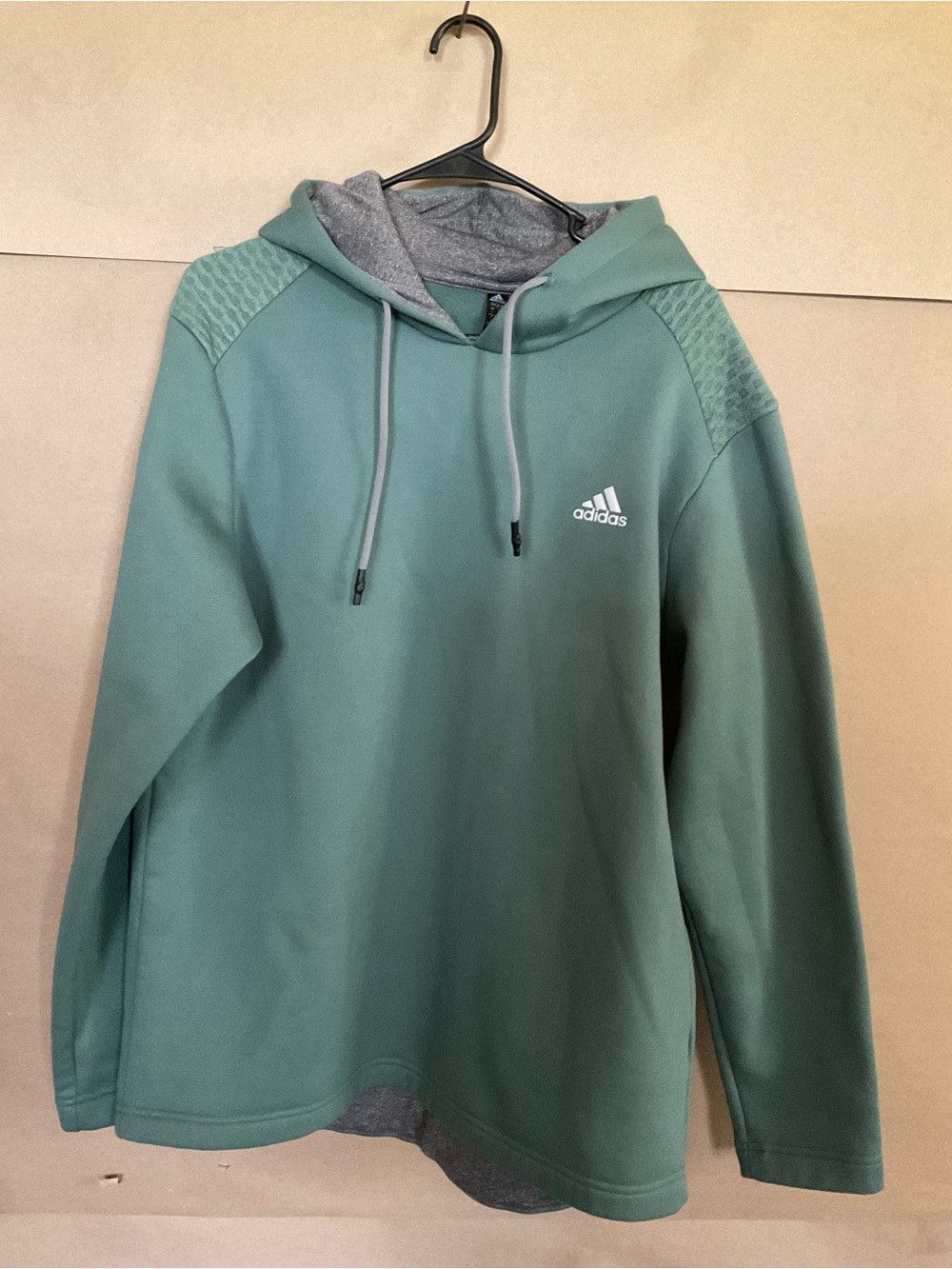adidas Sage Green Quilted-Shoulder Hoodie. Golf. Size L